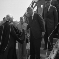 Lyndon Johnson Arrival 1964.jpg